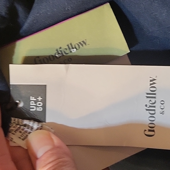 NWT navy board shorts - Picture 7 of 10